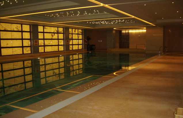 上海亚太新发展万豪酒店泳池